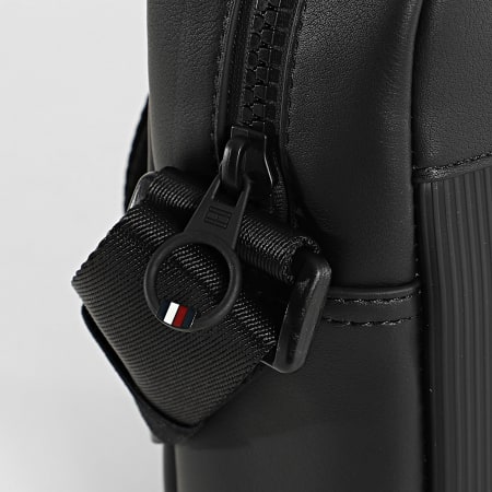 Tommy Hilfiger - Sacoche Flag Mini Reporter 4015 Noir