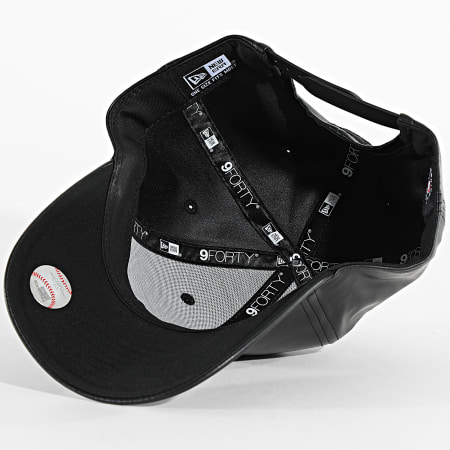 New Era - Gorro Simili Cuero 9Forty M-Crown LA 60759035 Negro