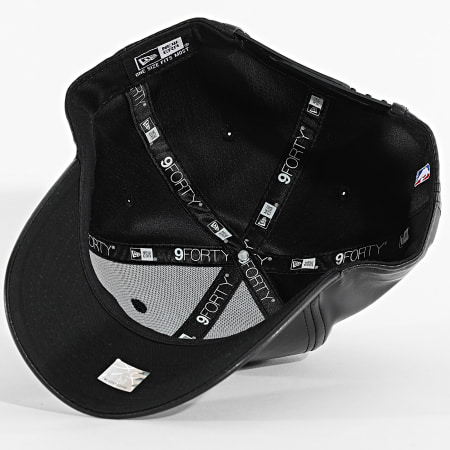 New Era - Casquette Simili Cuir M-Crown 9Forty LA Lakers 60759037 Noir