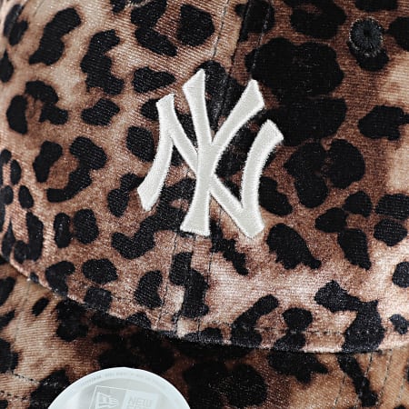 New Era - Casquette Femme Leopard Velours 9Forty NY 60759057 Beige Noir Léopard