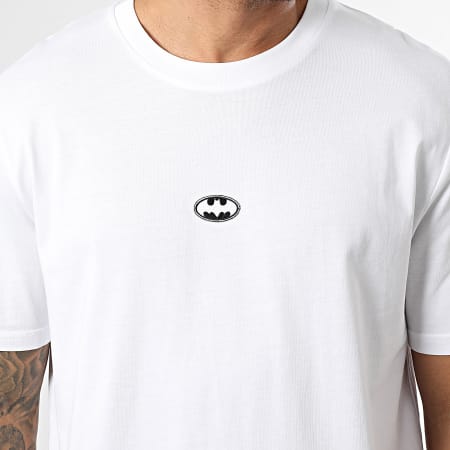 DC Comics - Tee Shirt Oversize Patch Batman Front Center Blanc