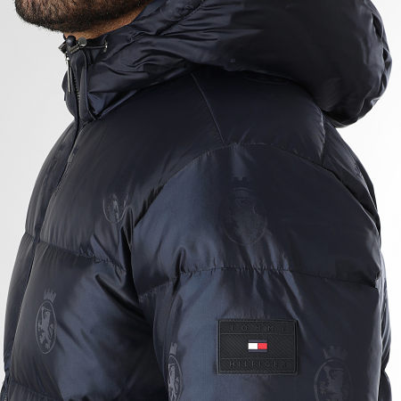 Tommy Hilfiger - Doudoune Capuche AOP Crest Down 2872 Bleu Marine