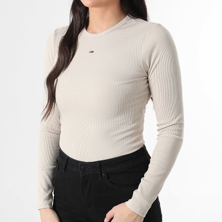 Tommy Jeans - Tee Shirt Manches Longues Slim Femme Essential Rib 7387 Beige