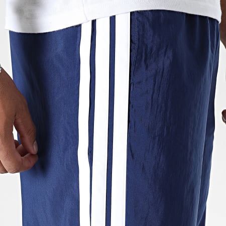Adidas Sportswear - Pantalon Jogging A Bandes Stanford 3 Stripes JE6400 Bleu Marine Blanc