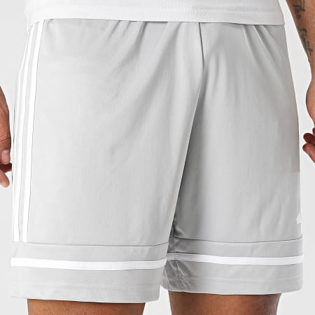 Adidas Sportswear - Short Jogging A Bandes Squa 25 JN5467 Gris Clair Blanc