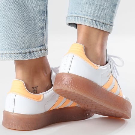 Adidas Originals - Baskets Femme Sambae J JP9533 Footwear White Acid Orange Gold Metallic