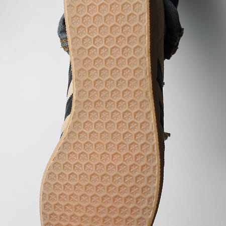 Adidas Originals - Baskets Gazelle IH9635 Magic Beige Core Black Footwear White