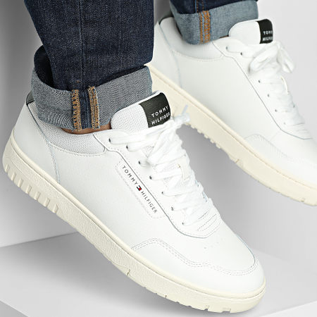 Tommy Hilfiger - Baskets Core Lite Leather 5713 Ecru