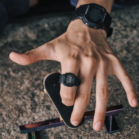 G-Shock - Bague Montre G-Shock DWN-5600-1ER Noir