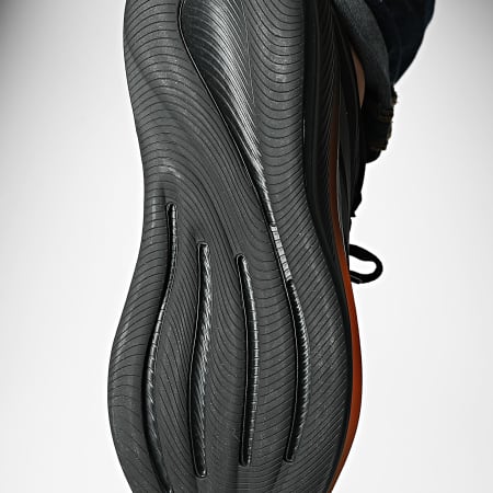 Adidas Sportswear - Baskets Response Runner 2 KJ1745 Core Black Iron Metallic Carbon