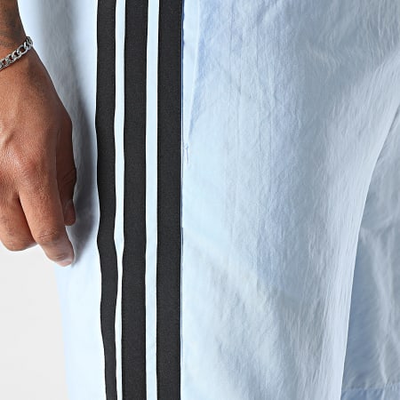 Adidas Sportswear - Short Jogging A Bandes 3 Stripes Chelsea JW1905 Bleu Clair Noir