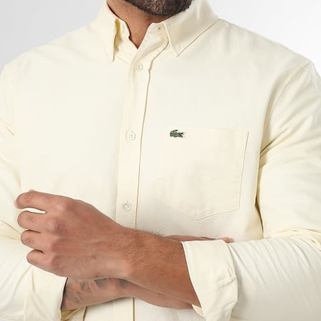Lacoste - Camisa de Mangas Largas con Bolsillo Logo Bordado Cocodrilo Corte Regular Amarillo Claro
