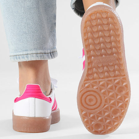 Adidas Originals - Baskets Femme Sambae J JP9532 Footwear White Shock Pink Gold Metallic