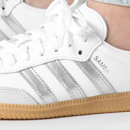 Adidas Originals - Baskets Femme Samba OG JI2725 Footwear White Silver Metallic Grey One
