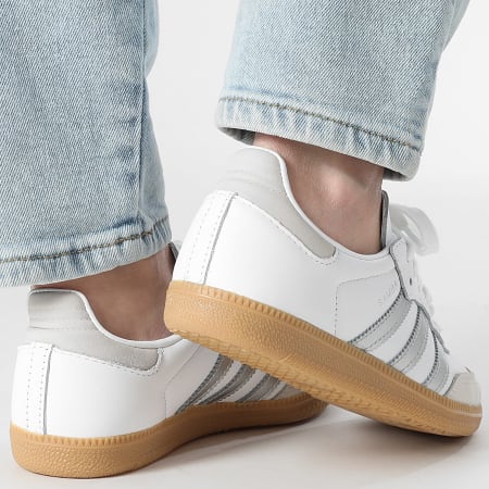 Adidas Originals - Baskets Femme Samba OG JI2725 Footwear White Silver Metallic Grey One