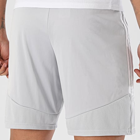 Adidas Sportswear - Short Jogging A Bandes Tiro 26 KA8781 Gris Blanc