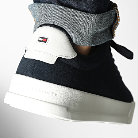 Tommy Hilfiger - Baskets Court Core Suede 5716 Desert Sky