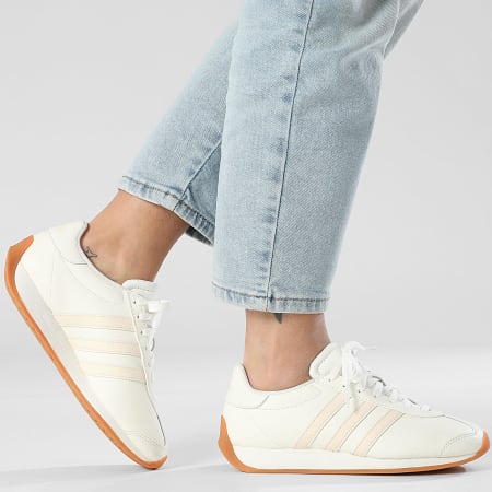 Adidas Sportswear - Baskets Femme Runvista JR4626 Core White Semi Frozen Turbo Gum