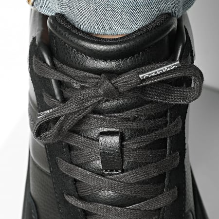 Calvin Klein - Baskets City Runner Laceup Tape Leather 2033 Triple Black