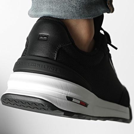 Tommy Hilfiger - Baskets Nu Retro Runner Seasonal 5722 Black
