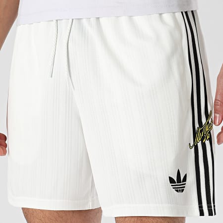Adidas Sportswear - Short Jogging A Bandes Juventus KB4451 Beige Clair Noir