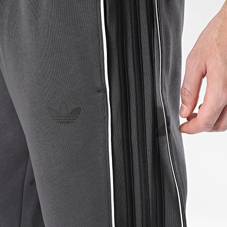 Adidas Originals - Pantalon Jogging A Bandes SST 2.0 TP KD5840 Gris Anthracite