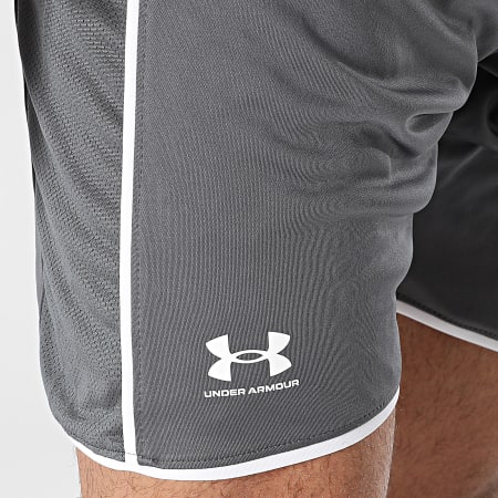 Under Armour - Short Jogging Challenger Train 6009896 Gris Anthracite