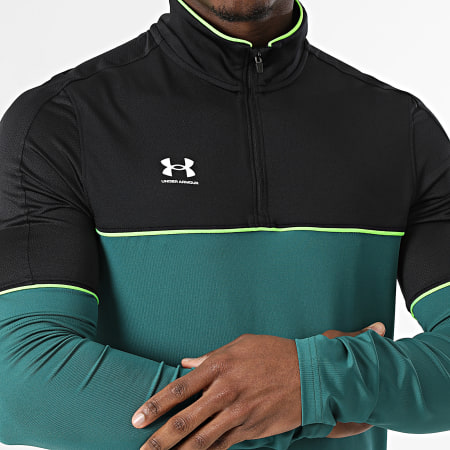 Under Armour - Tee Shirt Manches Longues Col Zippé Challenger 6004043 Vert Foncé Noir