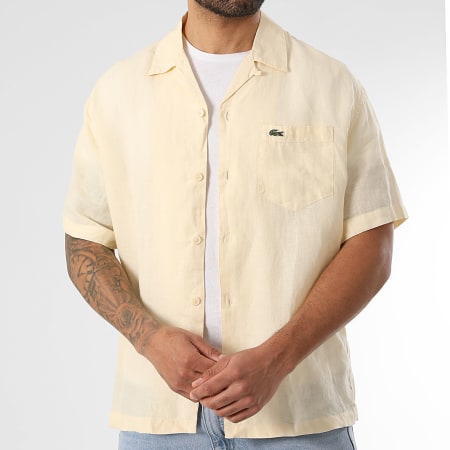Lacoste - Camisa Manga Corta Lino Relaxed Fit Logo Bordado Cocodrilo Amarillo Claro