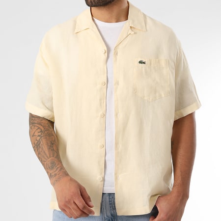Lacoste - Camisa Manga Corta Lino Relaxed Fit Logo Bordado Cocodrilo Amarillo Claro