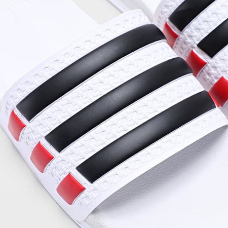 Adidas Originals - Claquettes Adilette IH6877 Blanc Noir Rouge