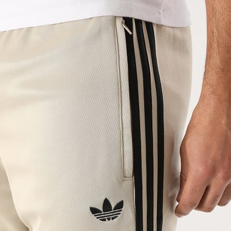 Adidas Originals - Pantalon Jogging A Bandes SST TP KE7961 Beige Noir