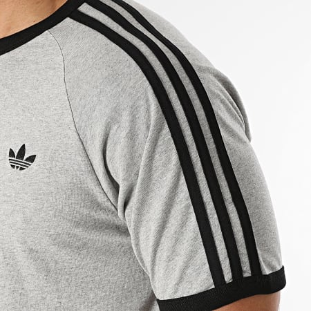 Adidas Originals - Ensemble Tee Shirt Et Short Jogging A Bandes 3 Stripes KE3532 KE2433 Gris Chiné