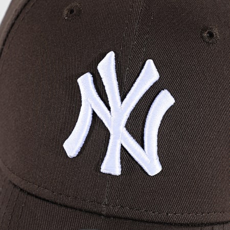 New Era - Casquette 9Forty League Essential NY Yankees 60471458 Marron Foncé