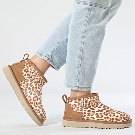 UGG - Chaqueta con capucha y cremallera EM004534-AF13700 Negro