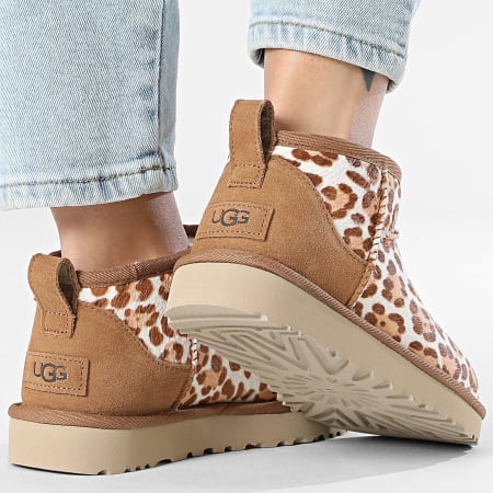 UGG - Chaqueta con capucha y cremallera EM004534-AF13700 Negro