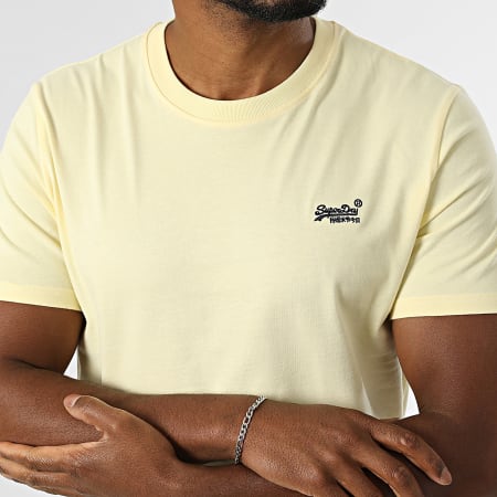 Superdry - Camiseta Essential Logo Bordado M1011245A Amarilla