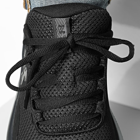 Under Armour - Baskets UA Charged Surge 4 3027000 Black