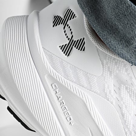 Under Armour - Baskets UA Turbulence 3 6006717 White