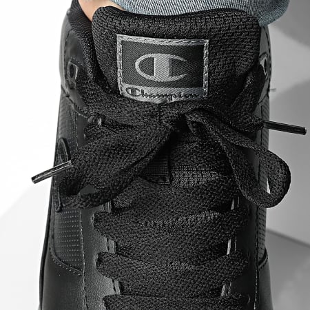 Champion - Baskets RD18 Heritage Low S22030 Triple Black
