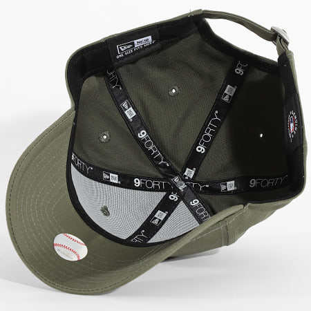 New Era - Casquette MLB League Essential 9Forty NY New York Yankees 60771708 Vert Kaki