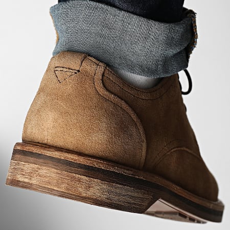 Clarks - Chaussures Aldwin Lace Tan Suede