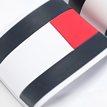 Tommy Hilfiger - Claquettes Core Hilfiger Flag Pool Slide 5798 White