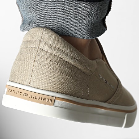 Tommy Hilfiger - Chaussures Vulc Core Slip On 5689 Sandalwood