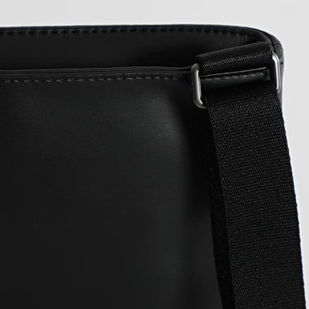 Calvin Klein - Sacoche Bold Ck Flatpack D3344G Noir