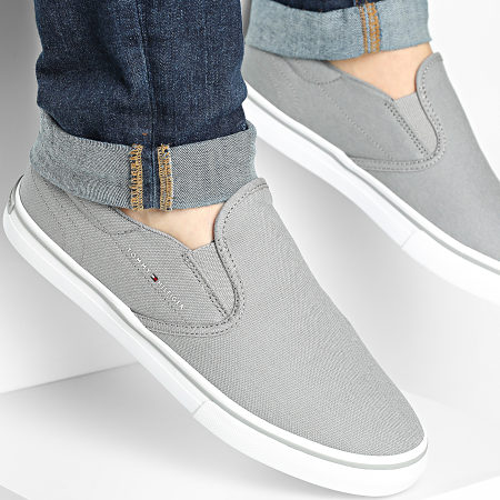 Tommy Hilfiger - Chaussures Vulc Core Slip On 5689 Universal Grey