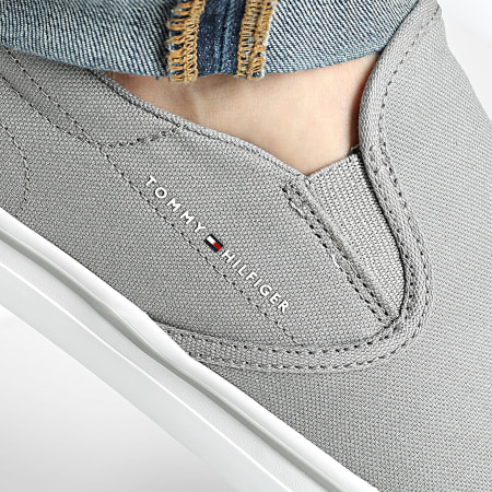Tommy Hilfiger - Chaussures Vulc Core Slip On 5689 Universal Grey