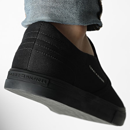 Tommy Hilfiger - Zapatos Vulc Core Slip On 5689 Negro