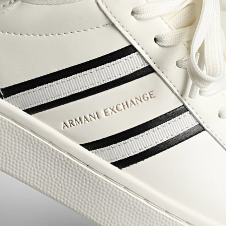 Armani Exchange - Baskets XM002198-AF21421 Off White Black