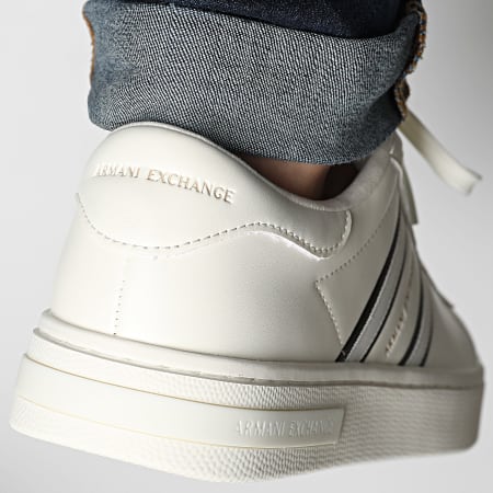 Armani Exchange - Baskets XM002198-AF21421 Off White Black